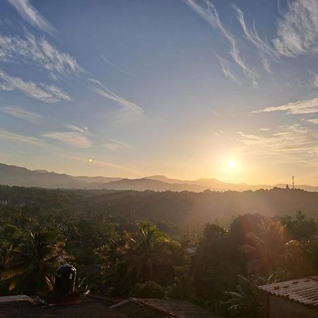 Dreamscape Home Stay Kandy Eksteriør billede
